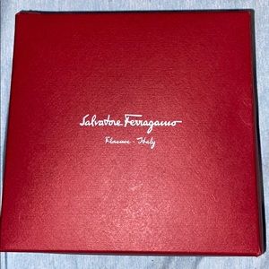 Black and red reversible Ferragamo belt